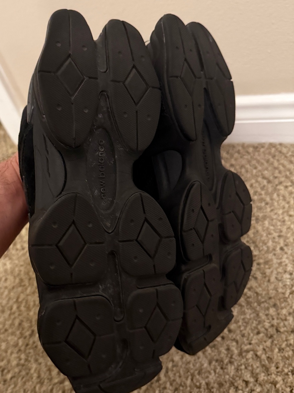 New Balance All-Black Retro Runner Sneakers - Picture 4 of 7